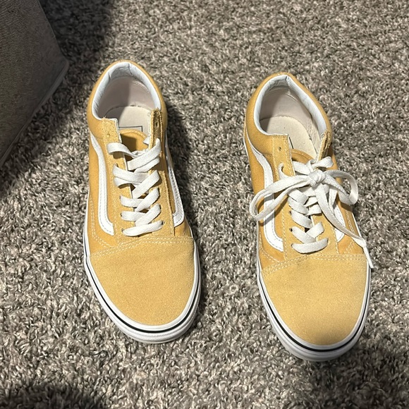 Vans - Picture 1 of 1
